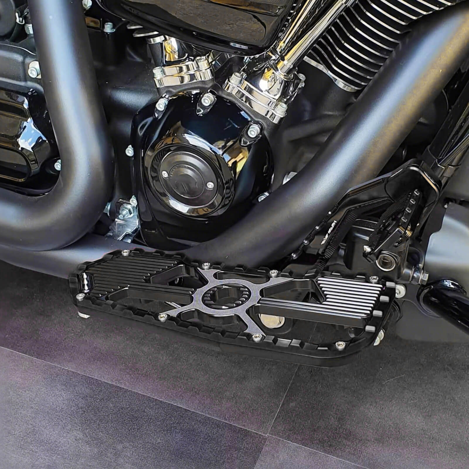 Wide Rider Floorboards for Harley '86-'17 FL Softail '86-up Touring | Mactions
