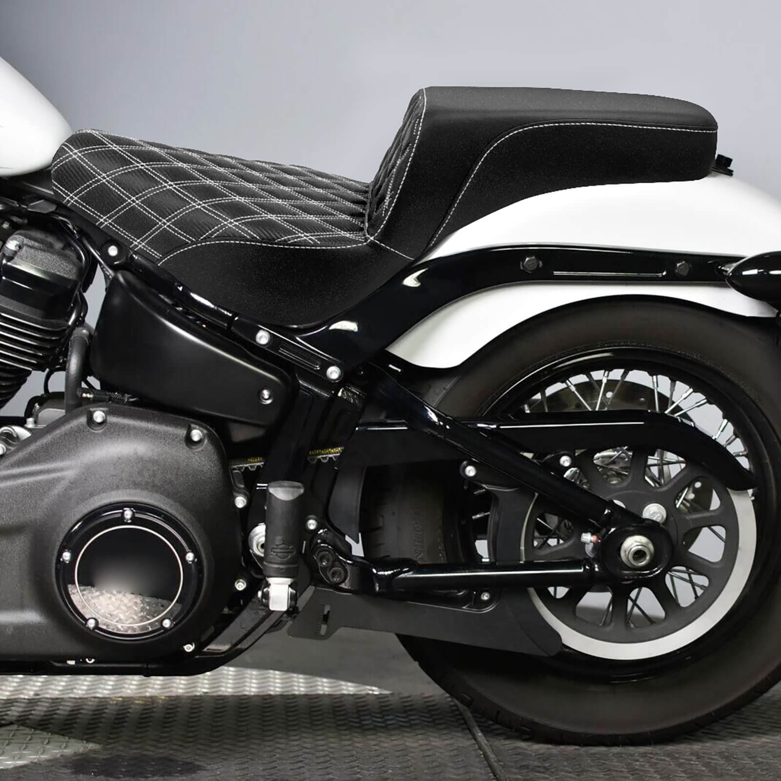 CB012705 mactions Rider Passenger Two-Up Seat for Harley Softail white stitching effect