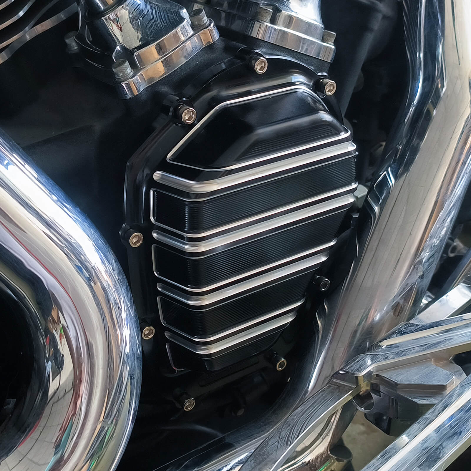 Side Cam Cover Fit Harley M8 Engine Touring Softail 2017-2025 | Mactions