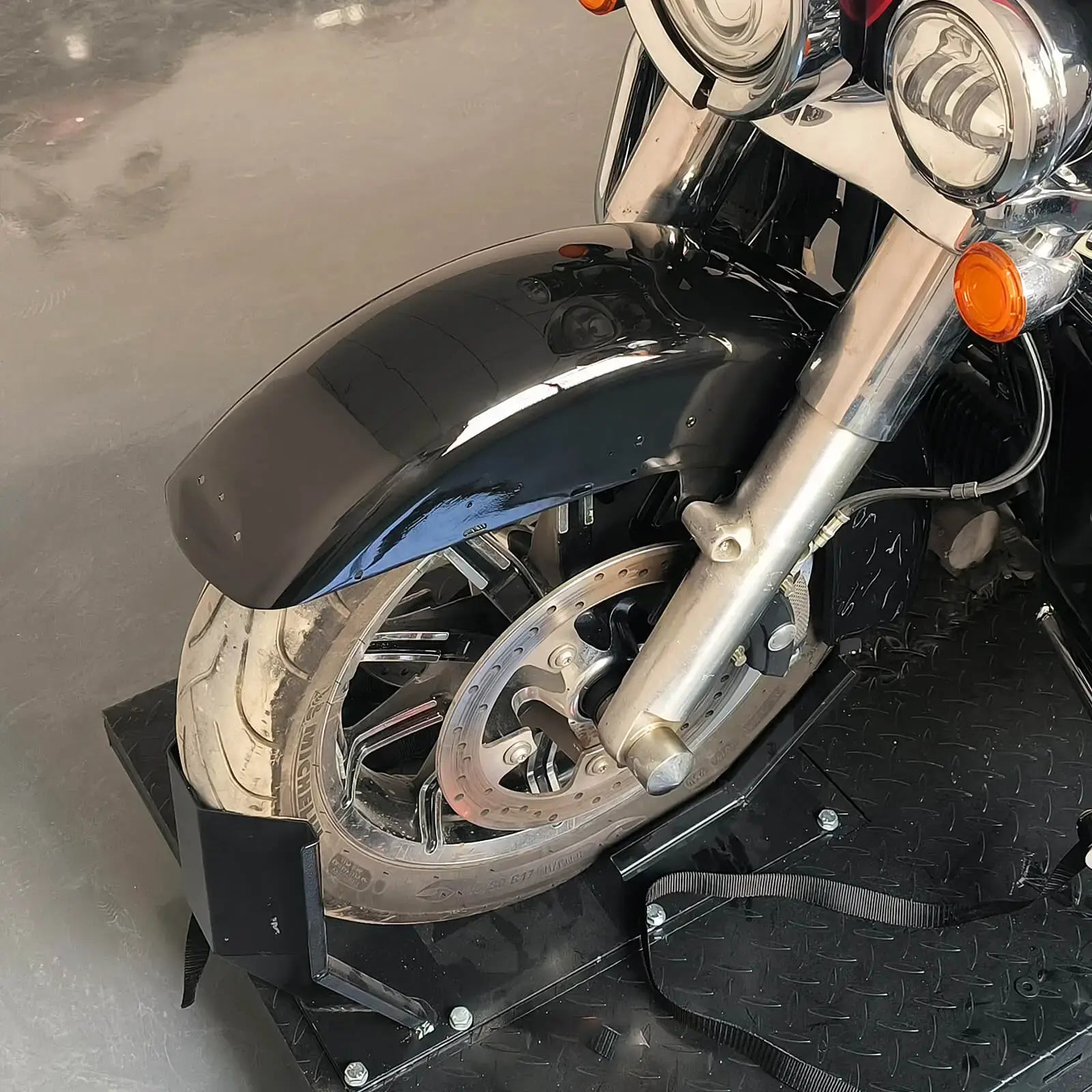 CR035501-mactions-steel-front-fender-for-harley-electra-glide