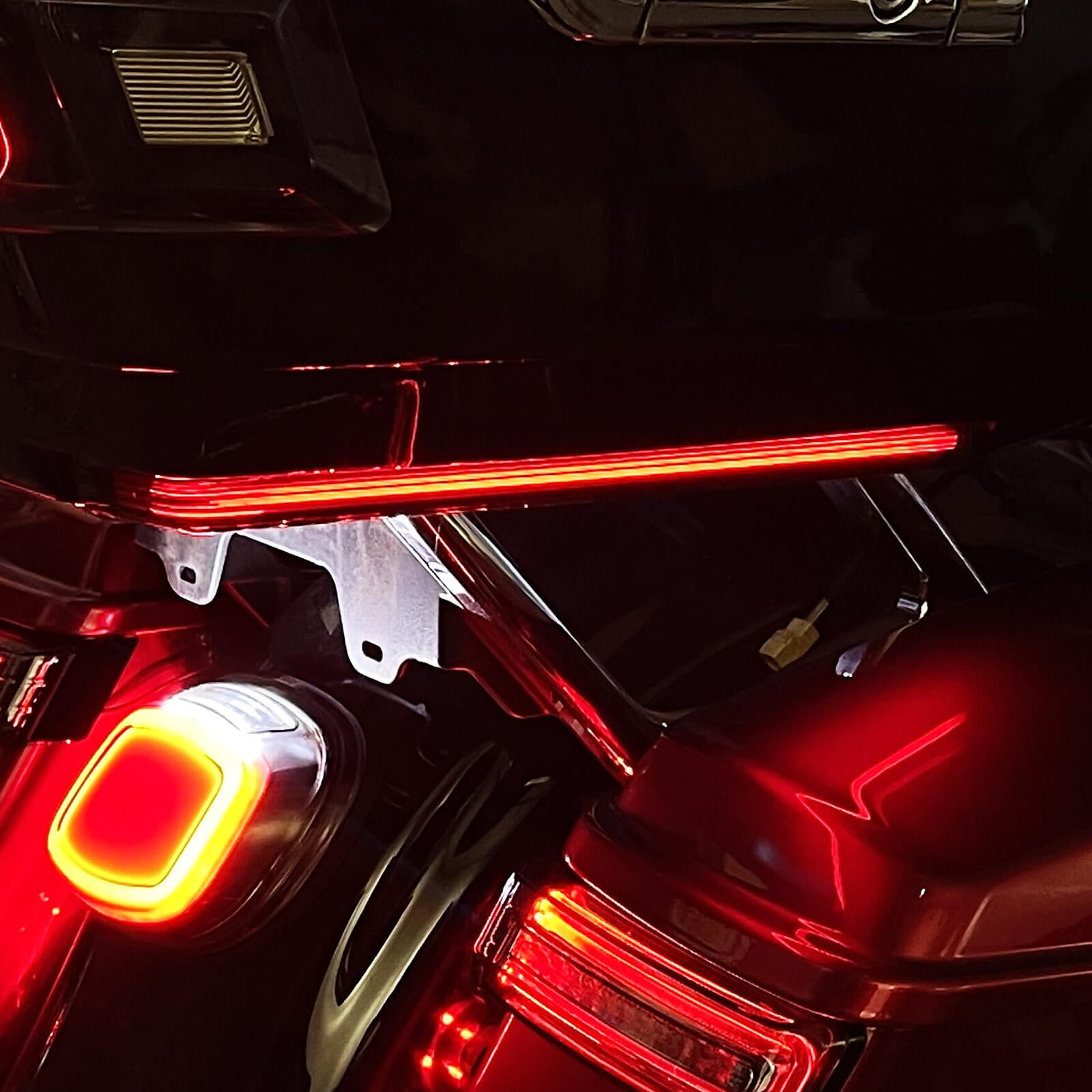 LA012503 mactions Tour-Pak Accent Side Marker Lights for Harley Touring