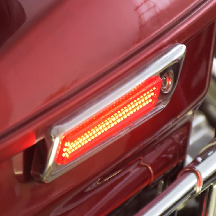 LA018802-harley-touring-electra-glide-led-saddlebag-light