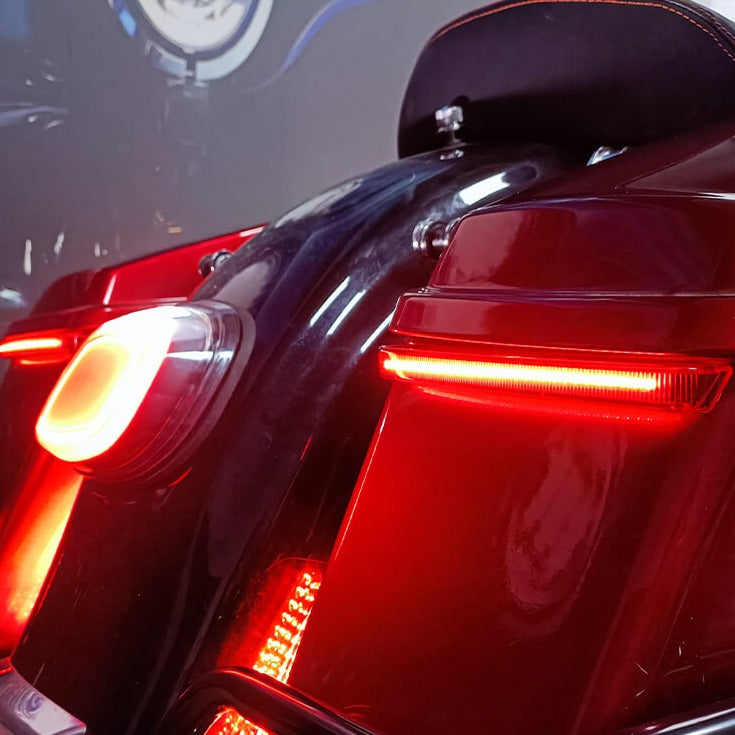 LA019602-Mactions-Harley-Road-King-Saddlebag-Lights-On