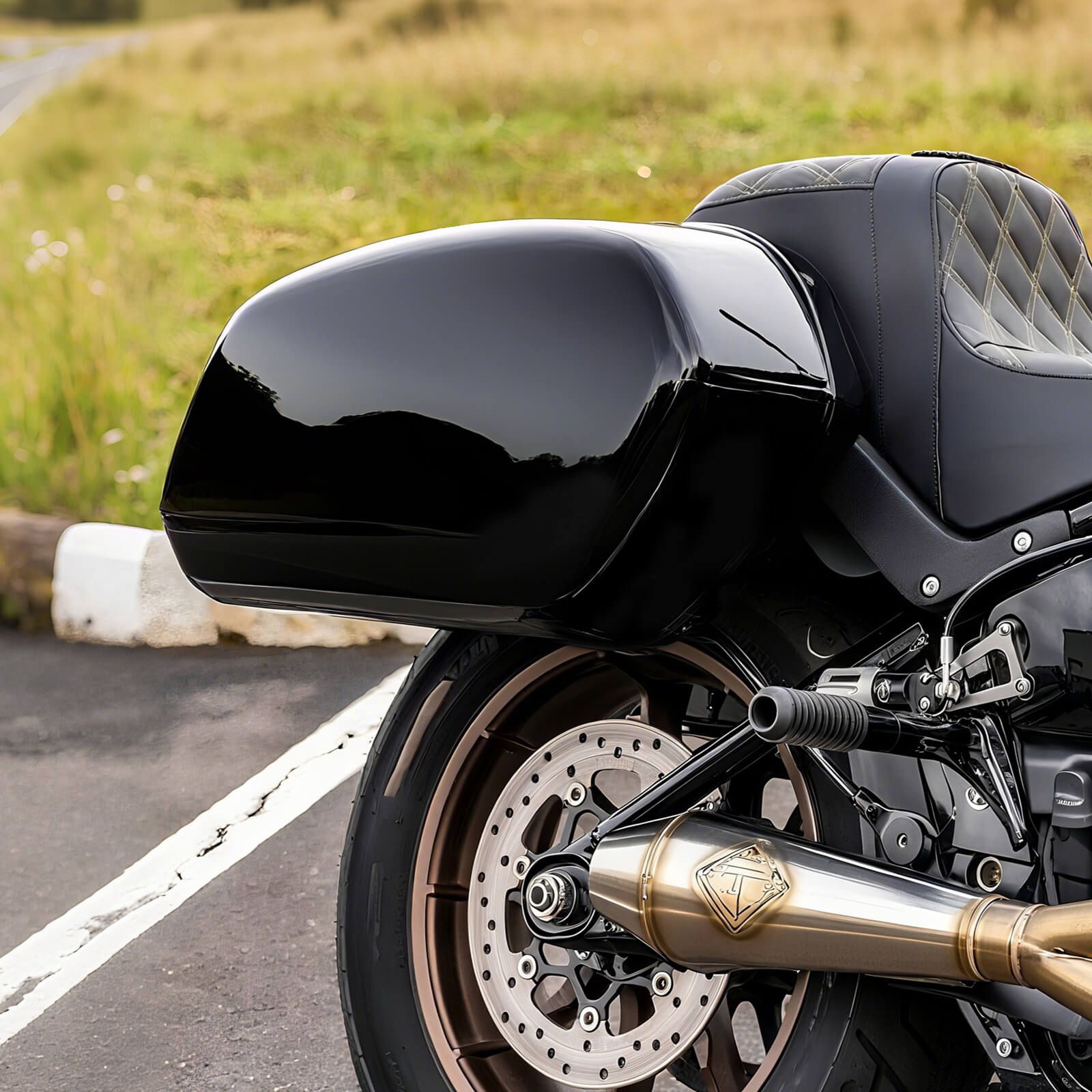 LU000201 mactions Gloss Black Hard Saddlebags Luggage Storage for Harley low rider st 2023