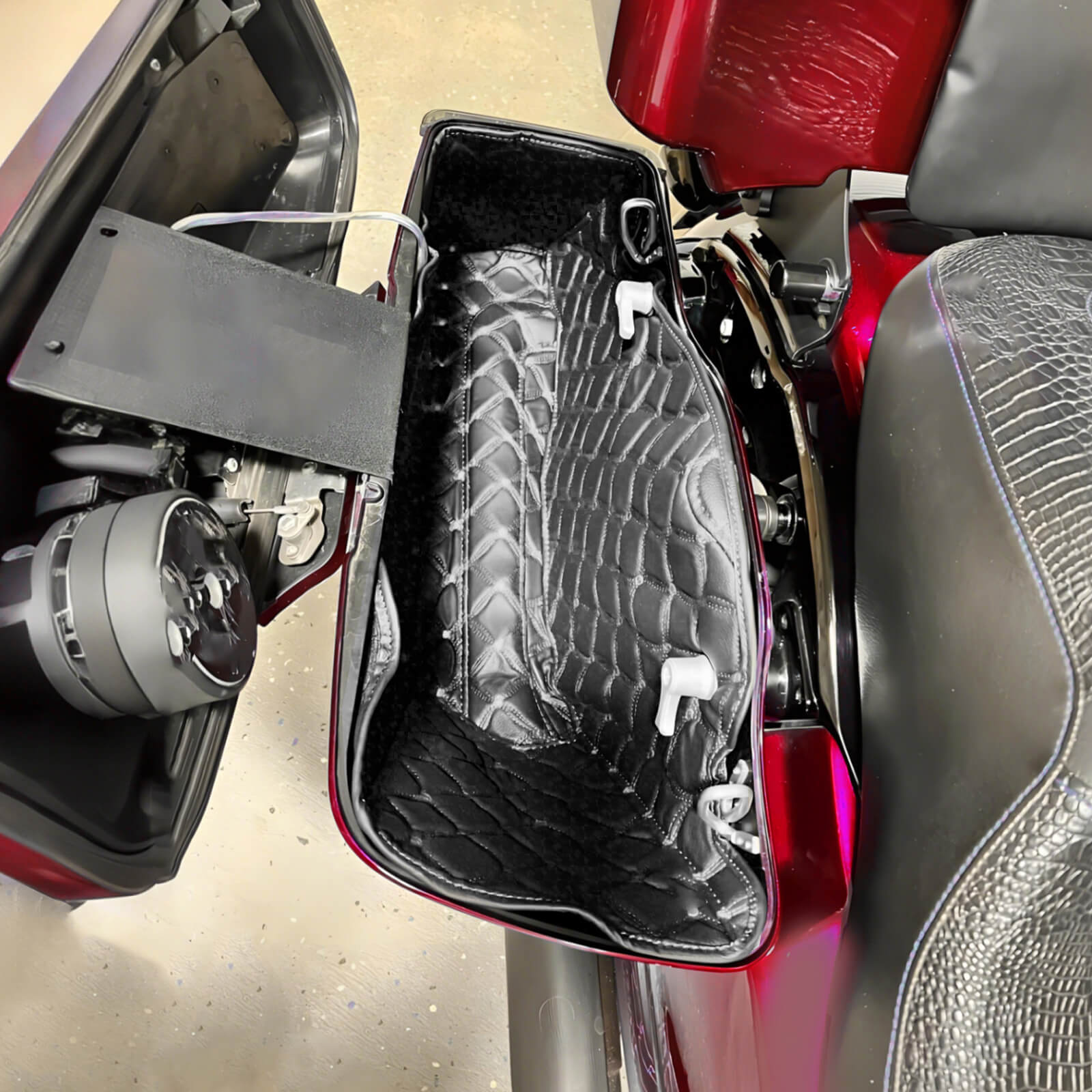 LU001601 mactions Motorcycle Saddlebag Liners Insert For Harley touring cvo - effect