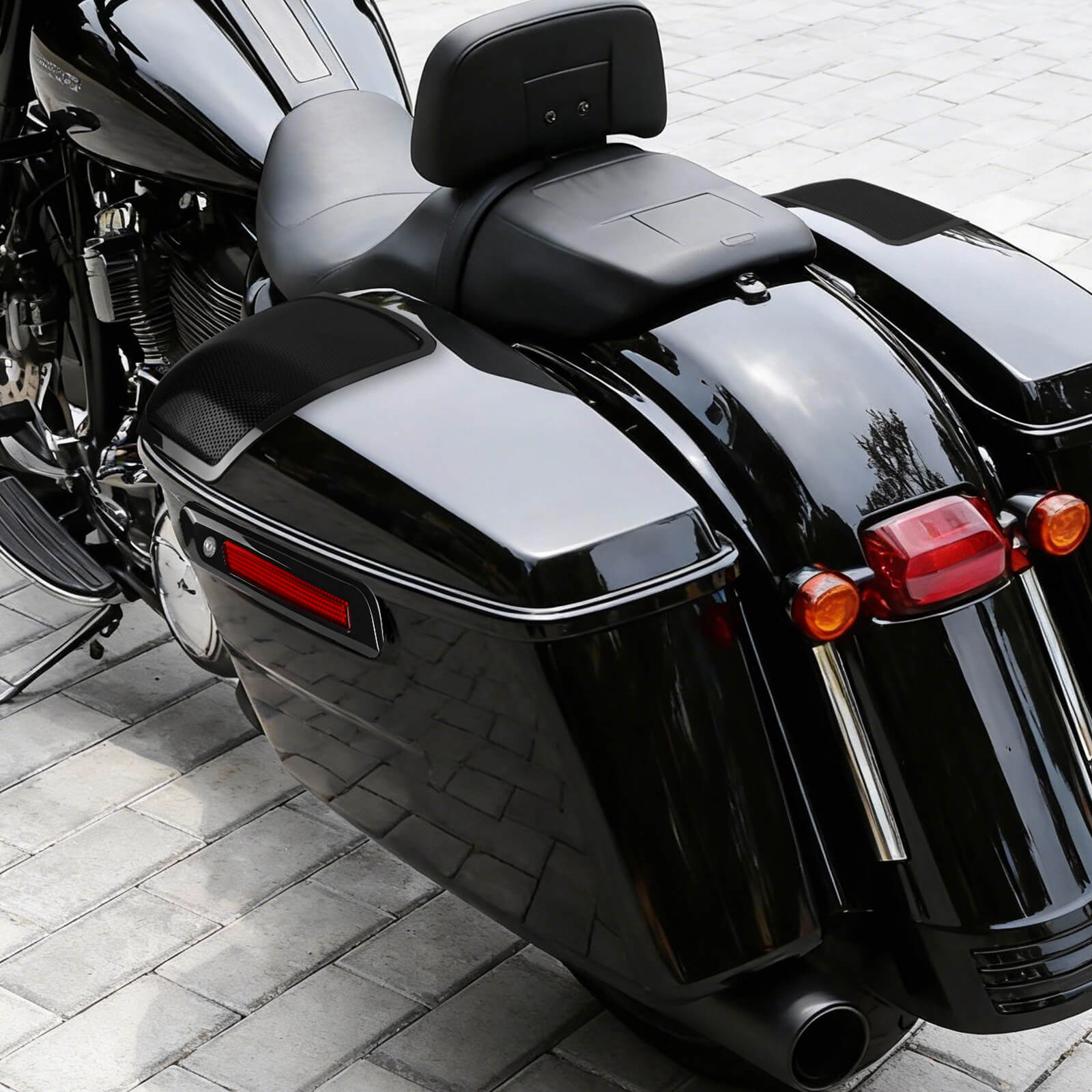 LU002101 mactions Vivid Black Hard Saddlebags Luggage for Harley FLTRXSE 2023v