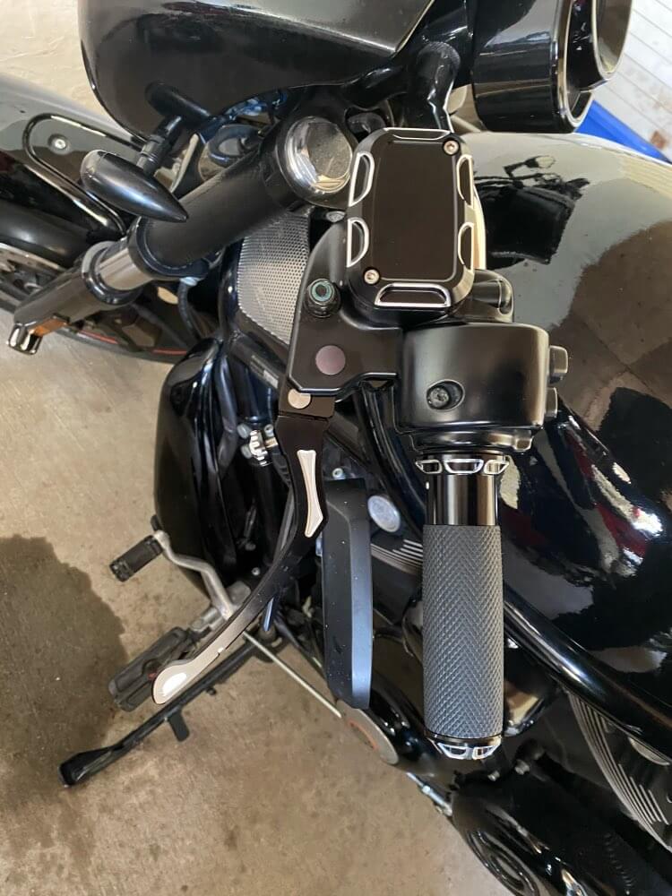 MP0695-roadglide-Brake-Master-Cylinder-Cover-For-Harley