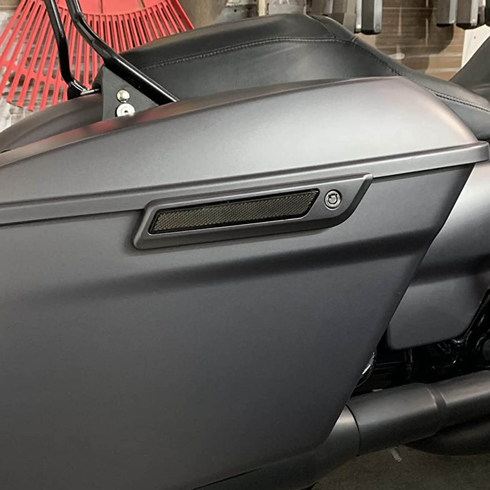 TH015802 mactions Hard Saddle Bags Latch Reflectors Replacement for Harley touring - effect