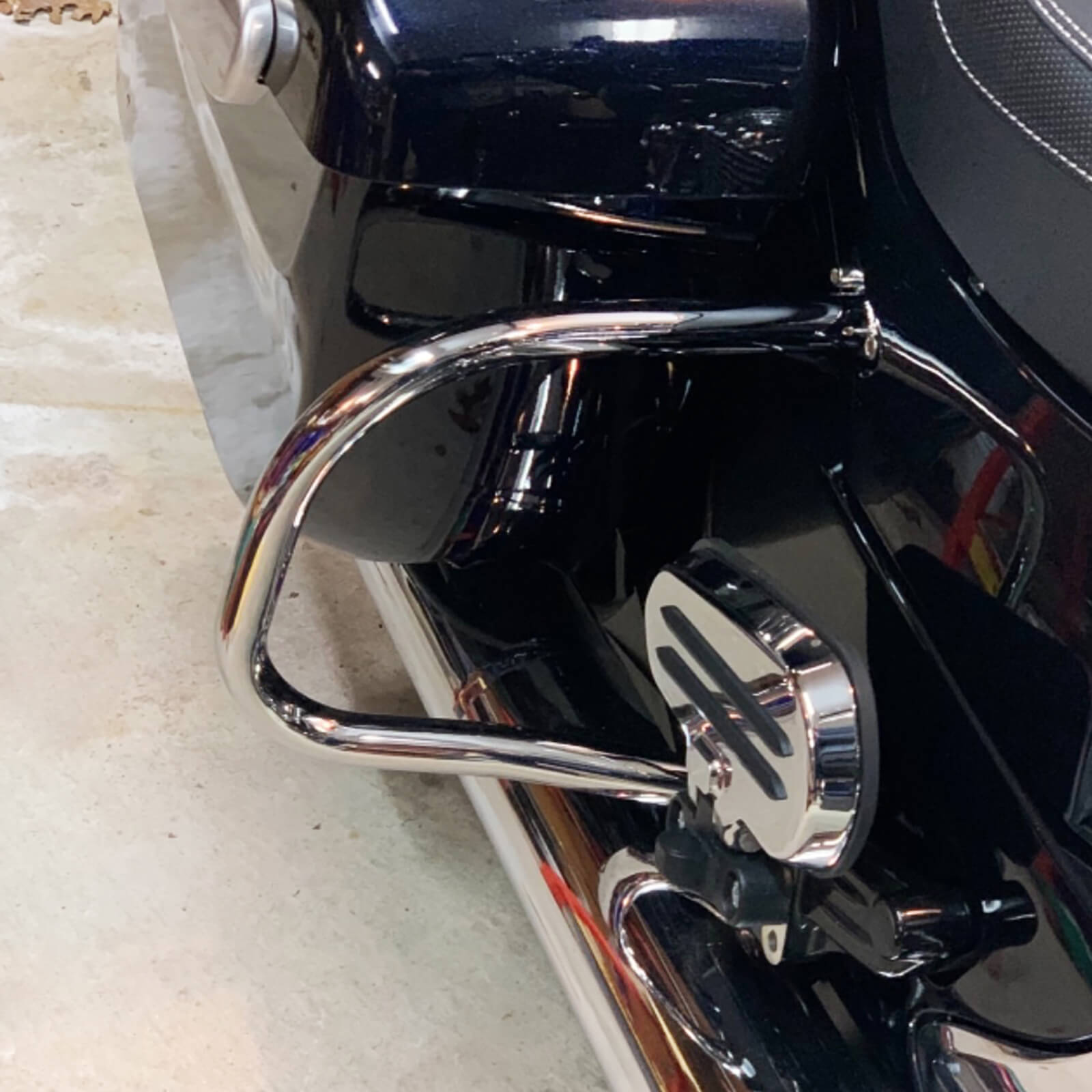 TH0320-mactions-saddlebag-protective-guard-crash-bars-for-indian