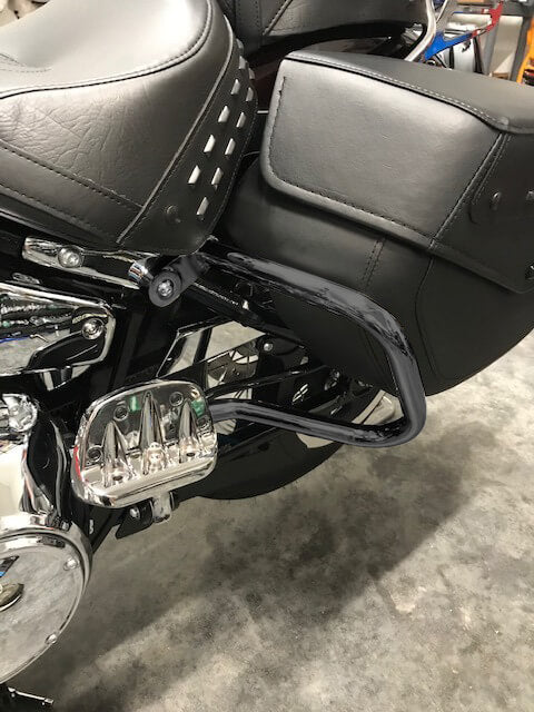TH032201-mactions-harley-saddlebag-guard-crash-bar-heritage-classic