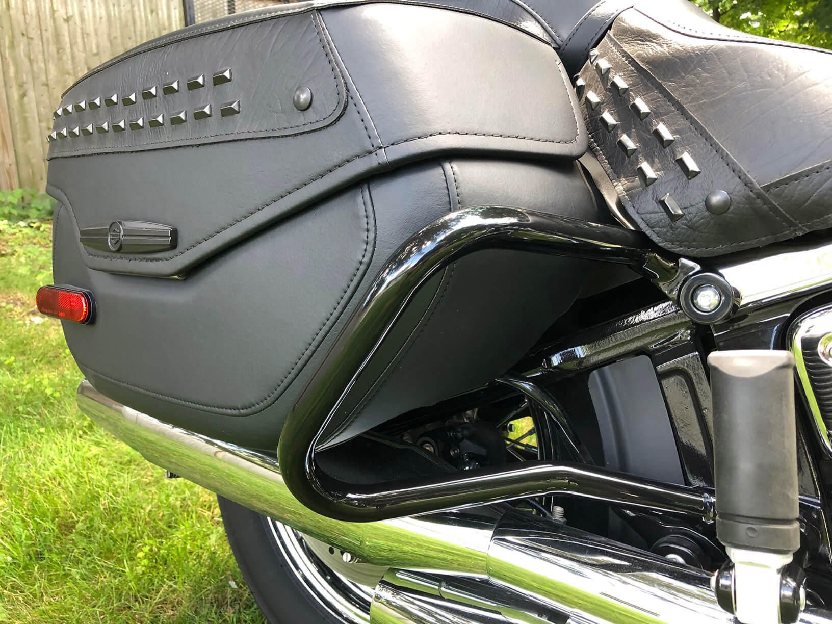 TH032201-mactions-harley-saddlebag-guard-crash-bars