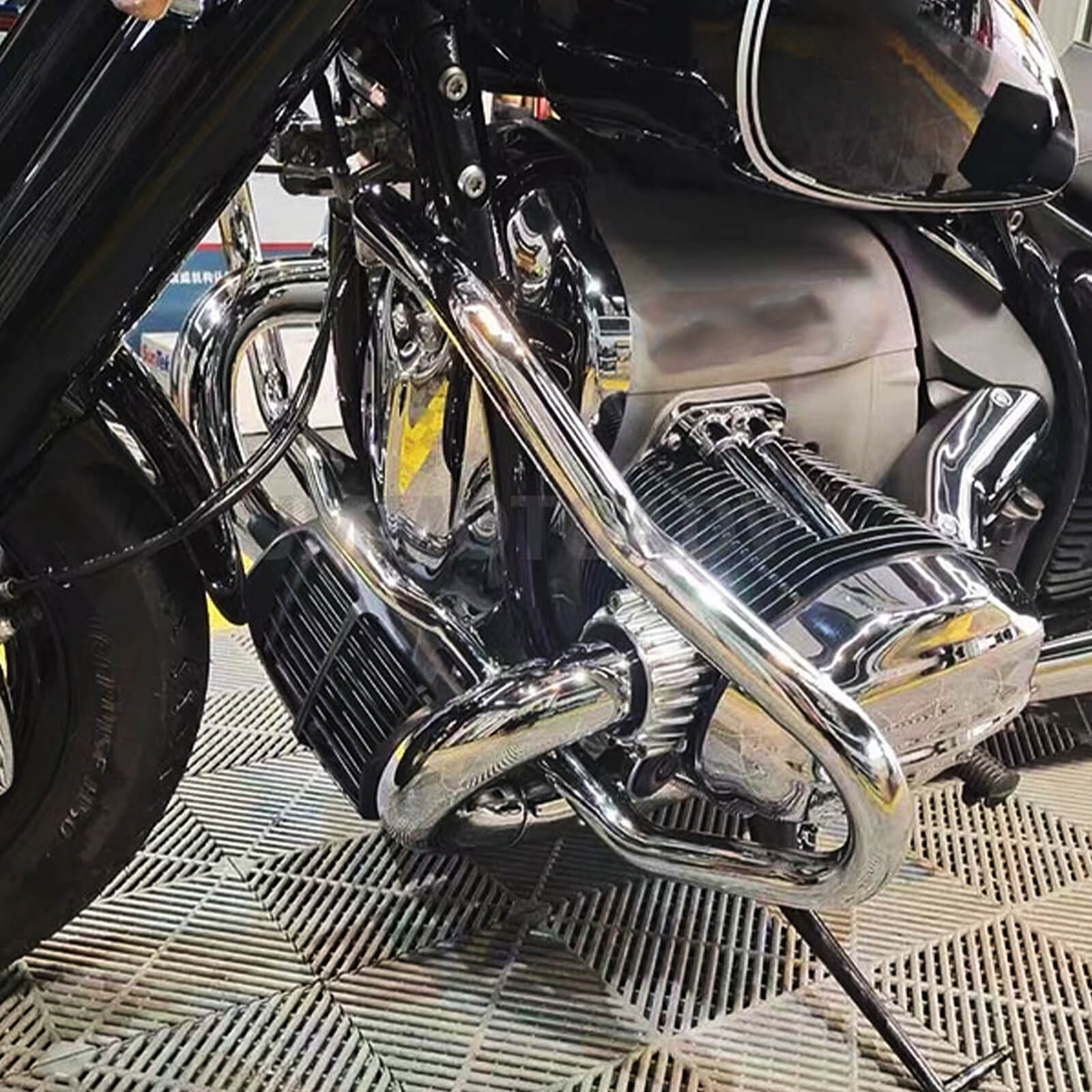 TH032301-mactions-highway-engine-crash-bar-for-bmw