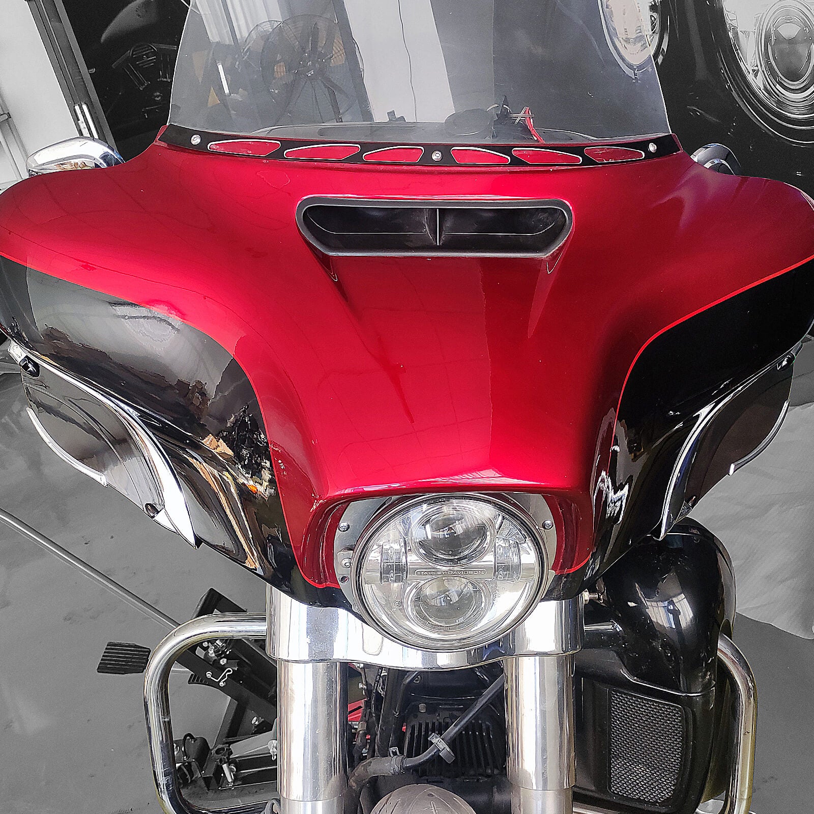 WI001201-mactions-air-deflector-for-harley