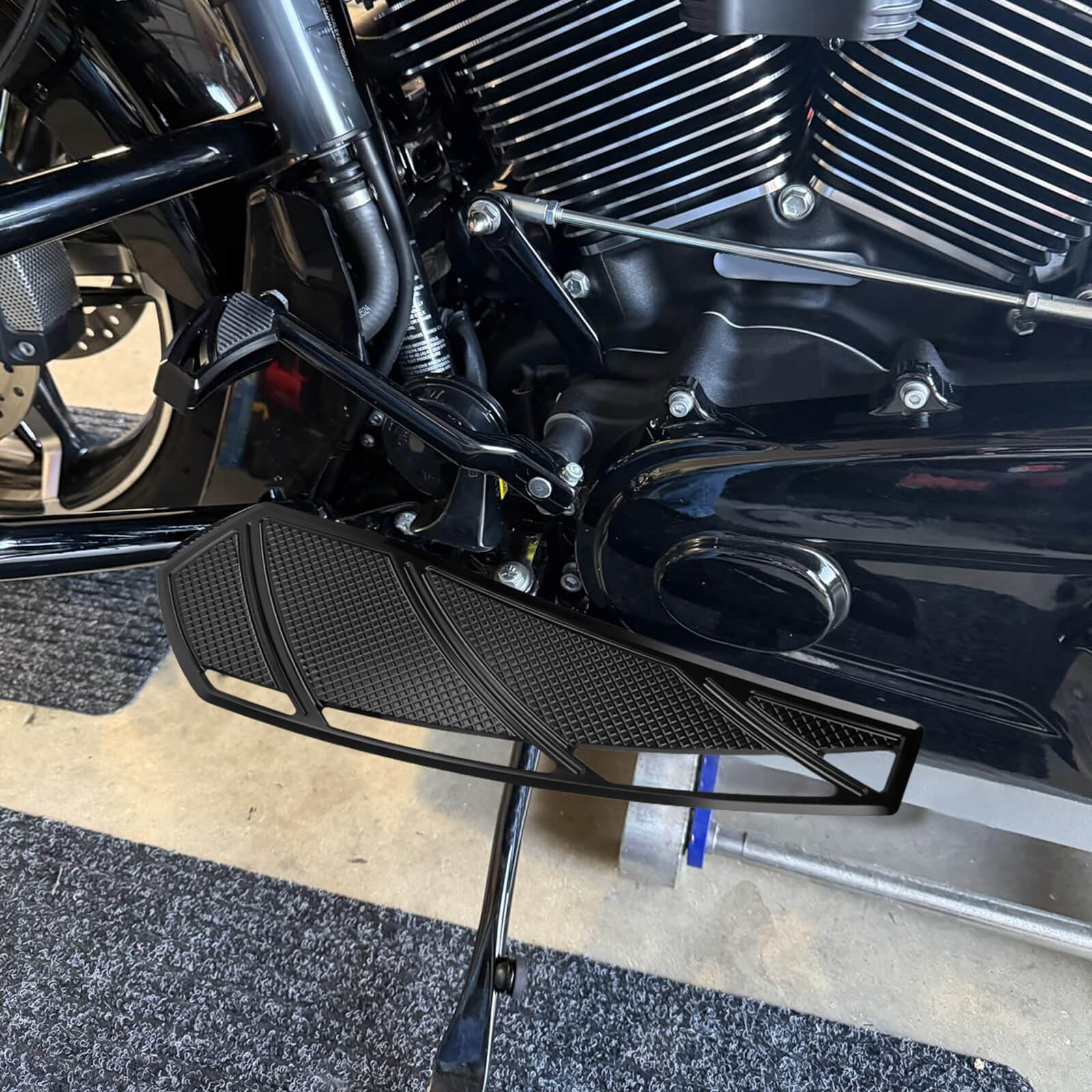 ZHPE0026 mactions CNC Wide Rider Passenger Floorboards Foot Pegs for harley