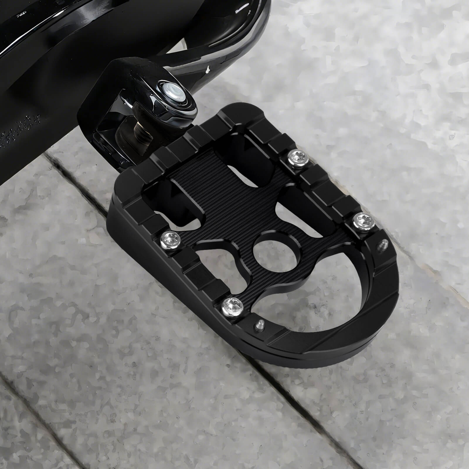 Rear Footpegs Passenger Floorboards Pedal For Harley Softail Touring Dyna FLHR FL