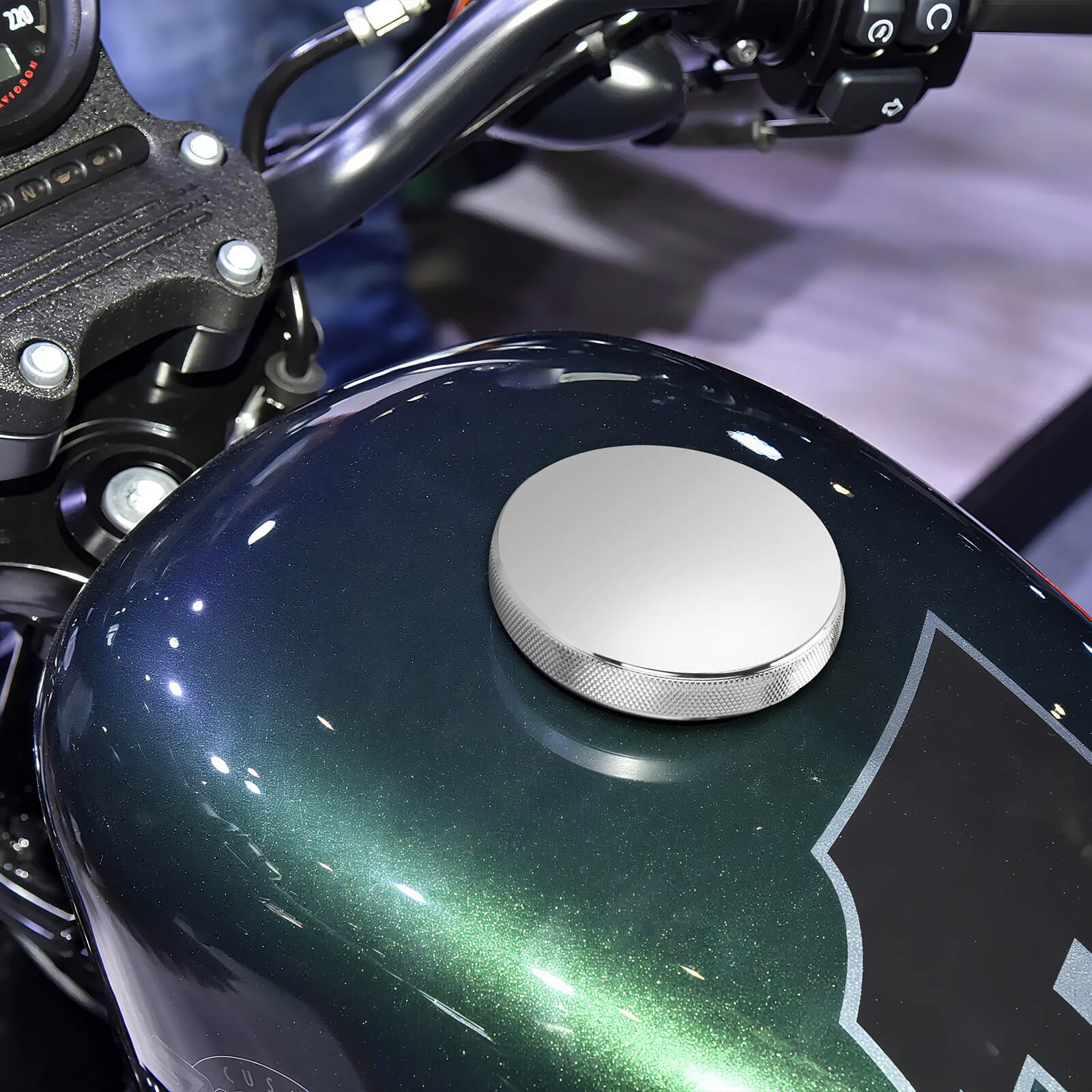 Vented Right Thread Fuel Tank Gas Cap For Harley Sportster Dyna Road King