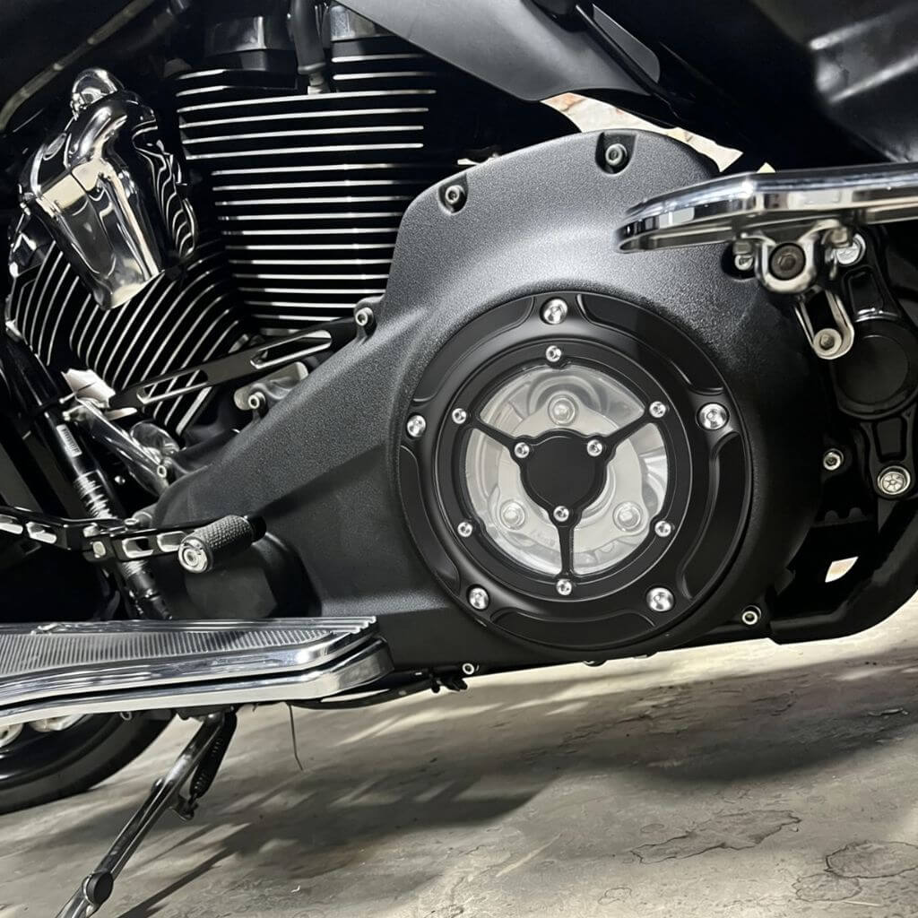 CR030104 mactions Black See-Through Derby Clutch Cover for Harley Softail '18-Up - effect