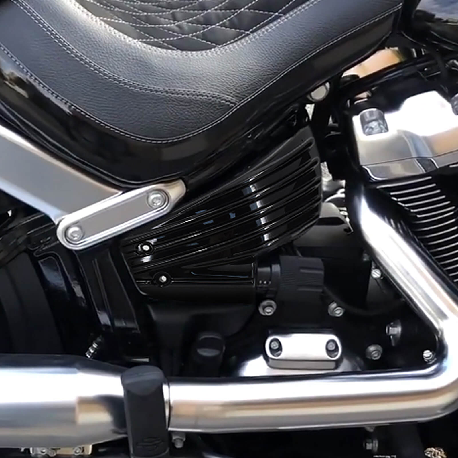 CR030203 mactions Premium Battery Side Covers for Harley Softail breakout