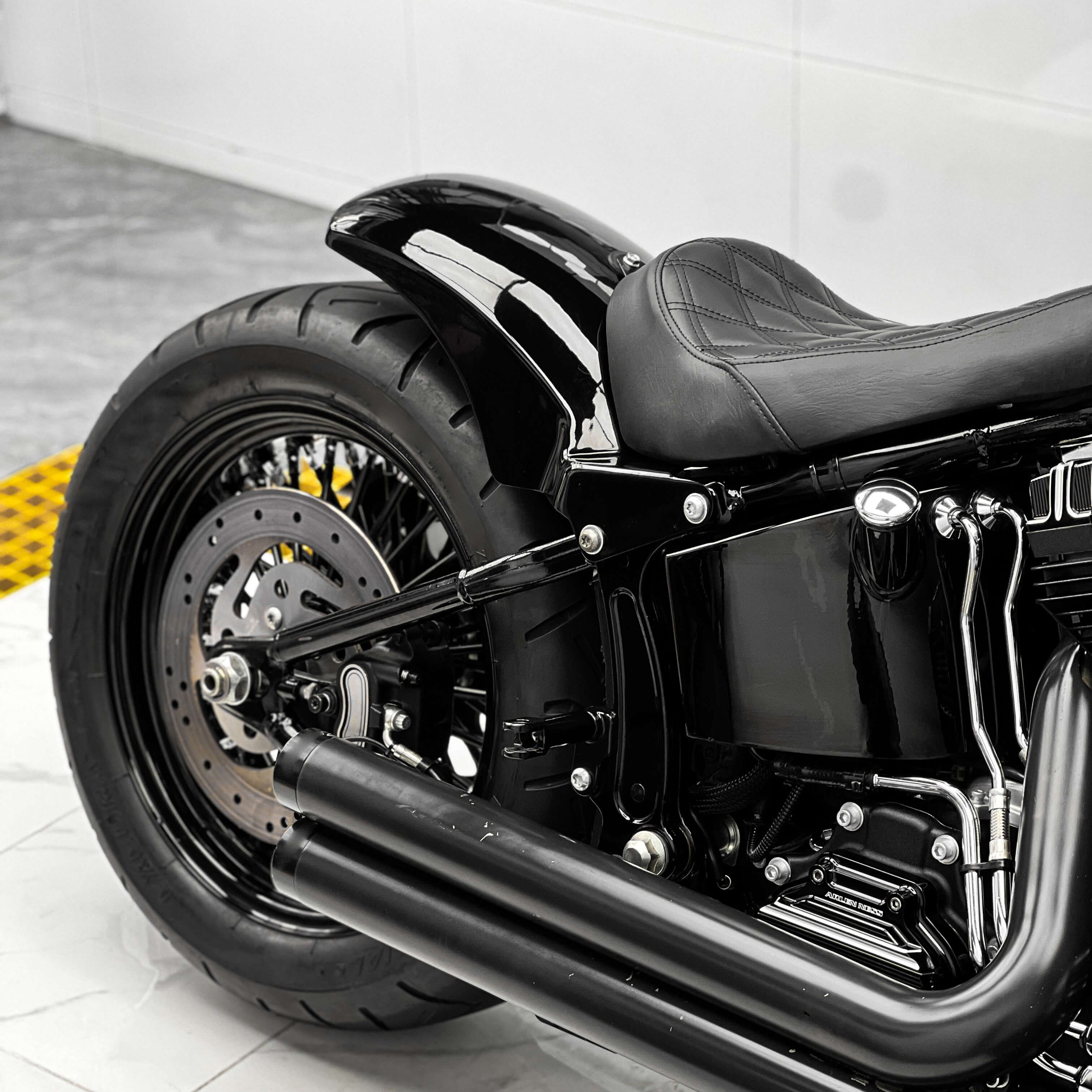 FR004201 Mactions Short Rear Fender Complete LED System For Softail Effect