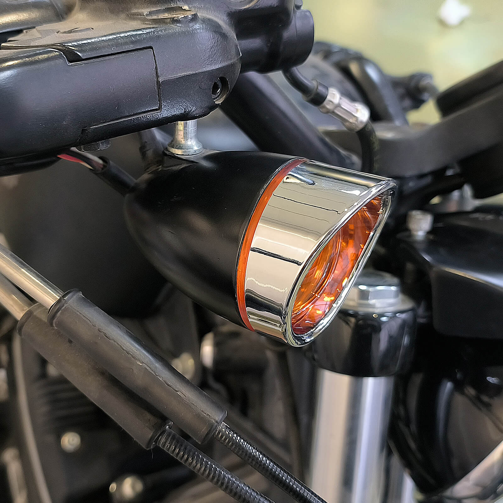 LA0016-mactions-bullet-turn-signal-lens-cover-for-harley-sportster