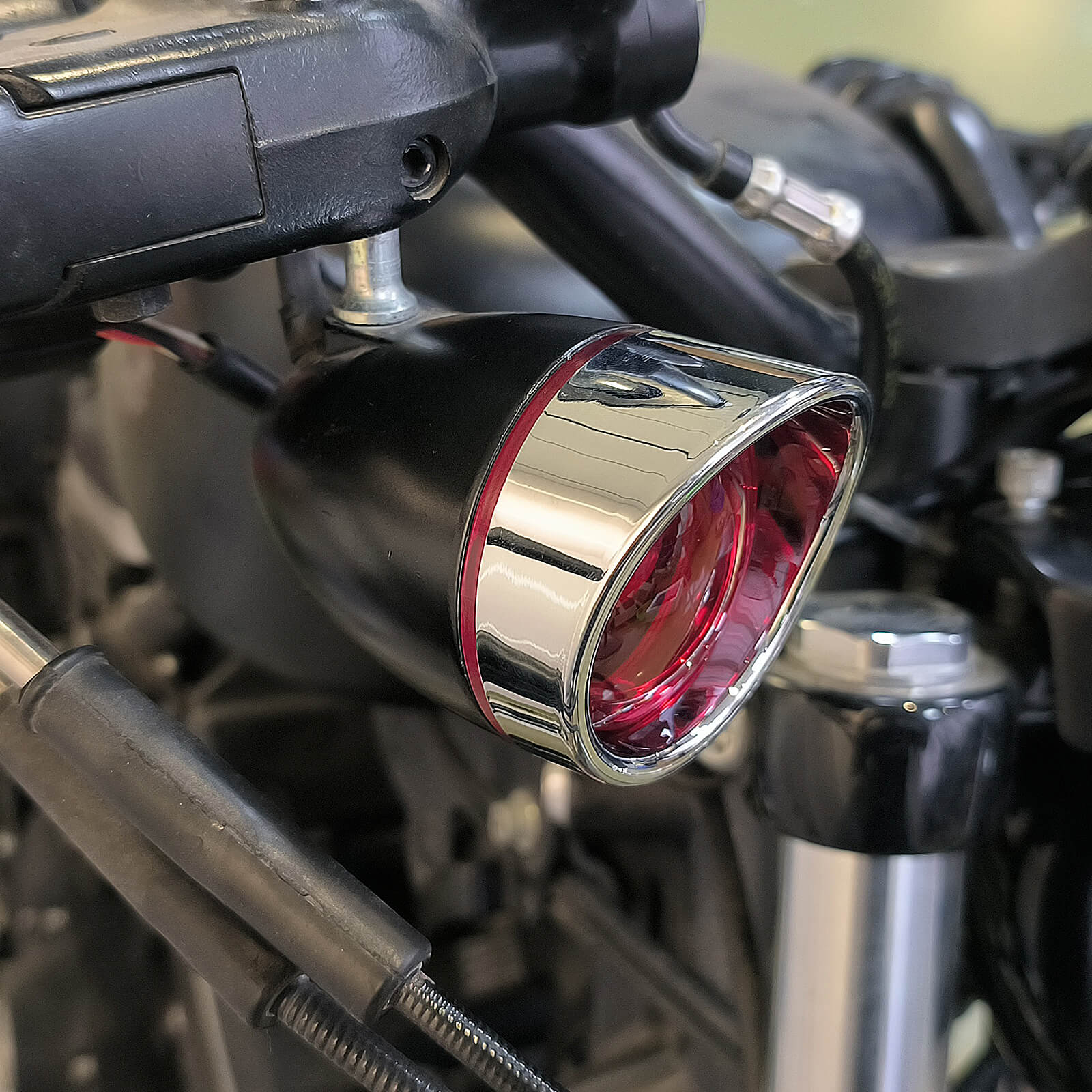 LA0016-mactions-bullet-turn-signal-lens-cover-for-harley