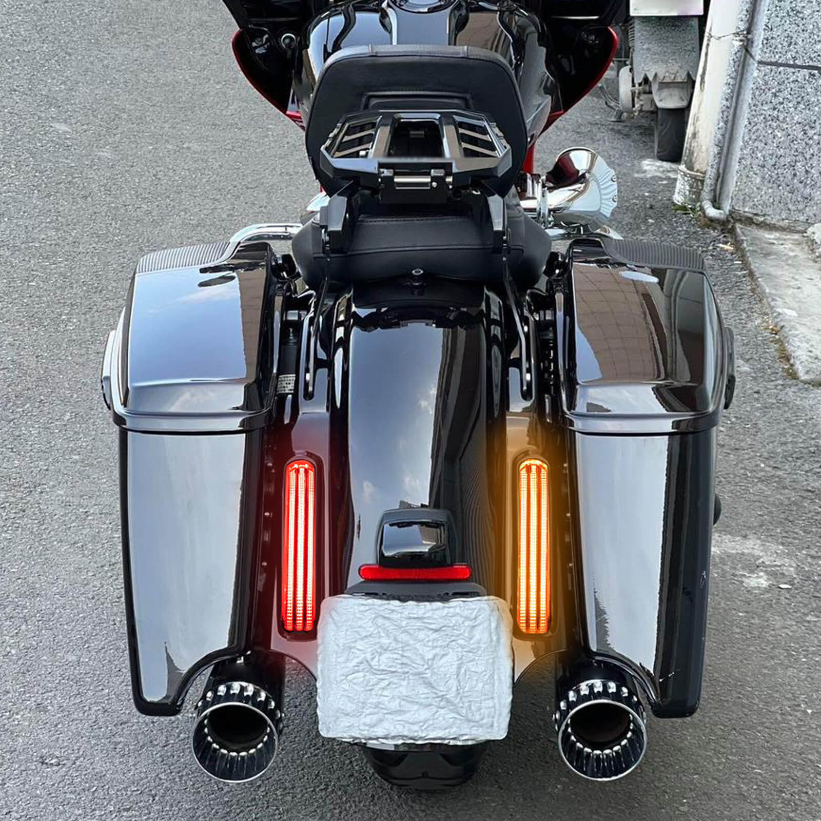 LA028401 mactions LED Rear Fender Extension Fascia Tail Light for harley orange - effect