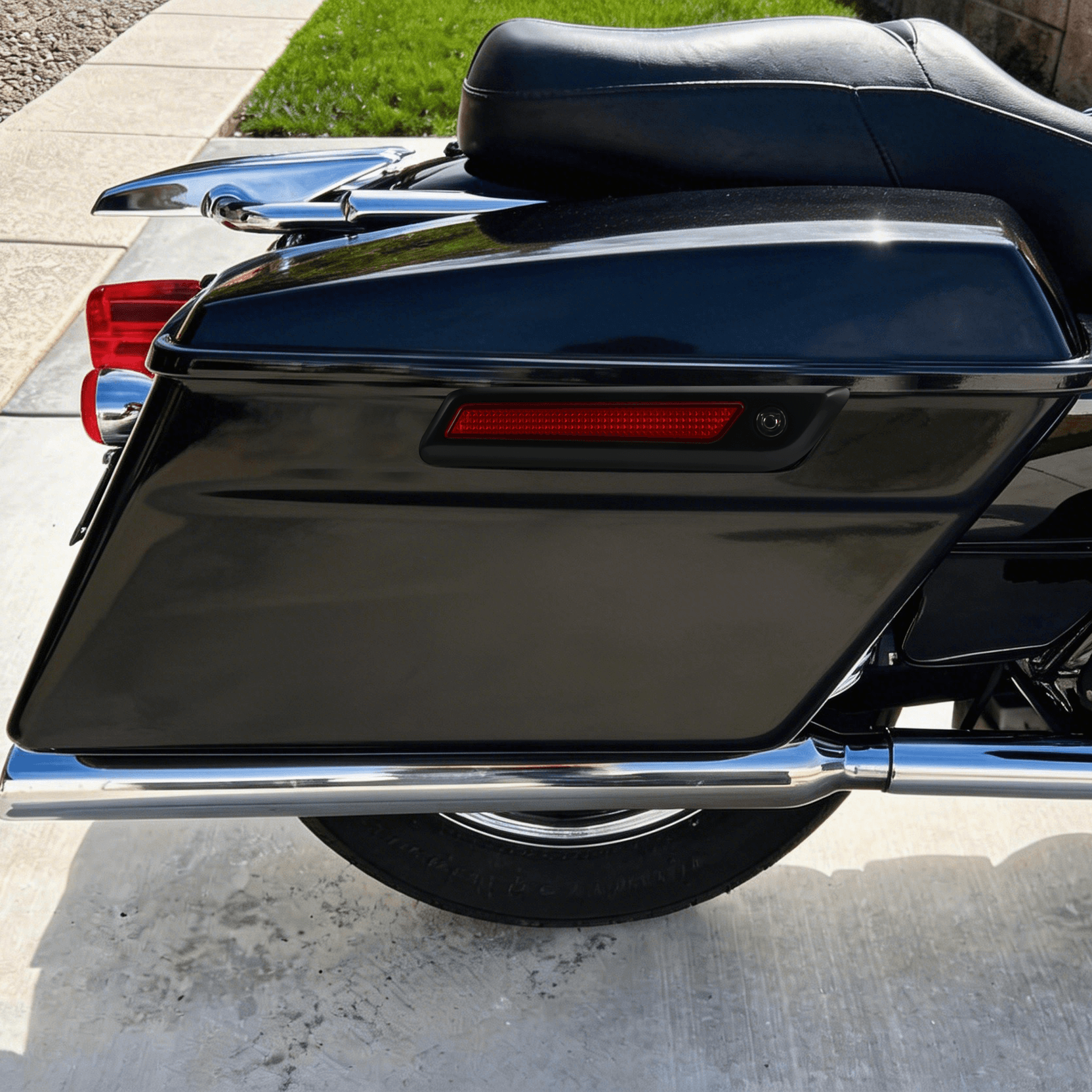 LU000601 Mactions Hard Saddlebags For Harley Touring '14-'24 Black Latch