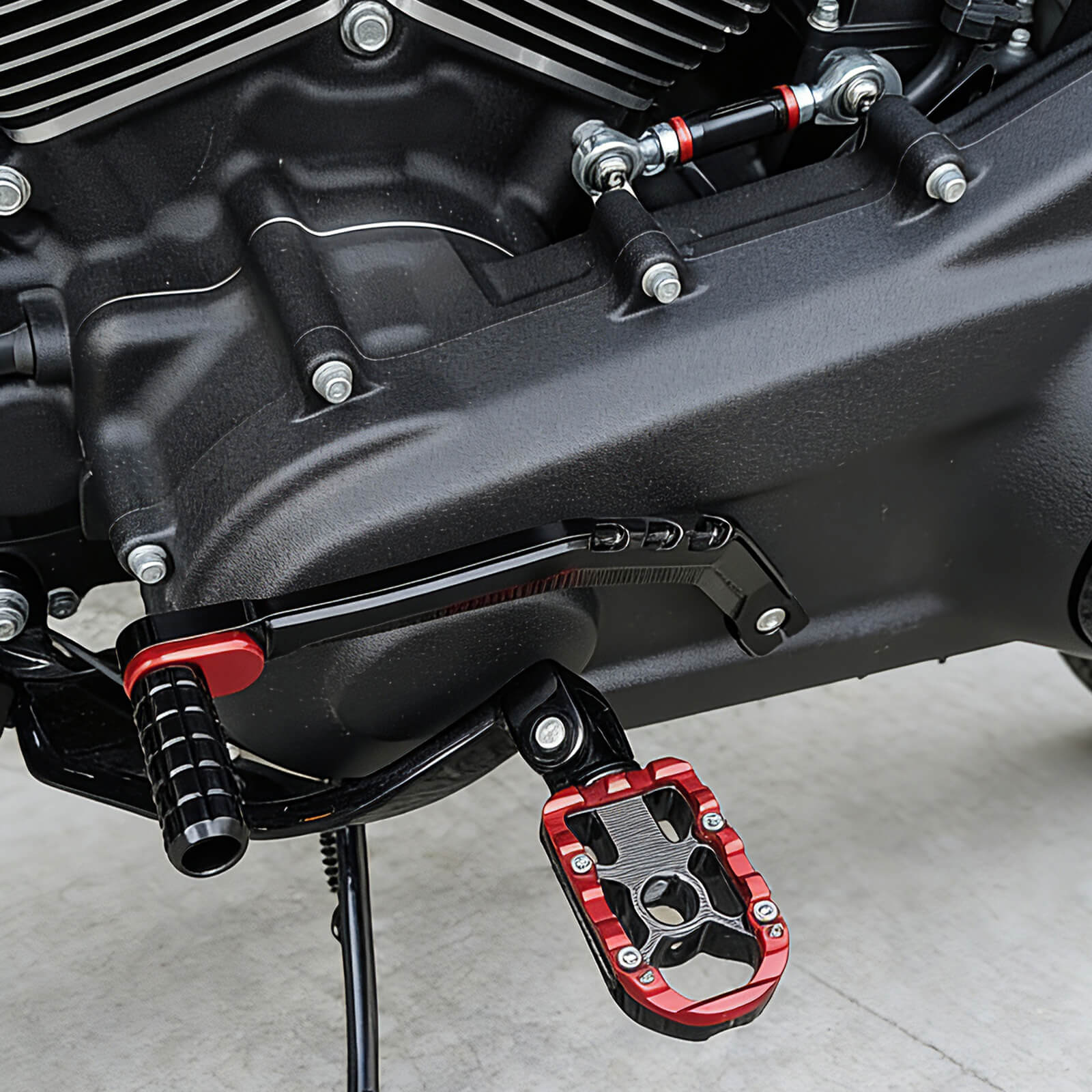 PE019001 mactions CNC Billet Aluminum red Mid Control Kit for Harley M8 softail