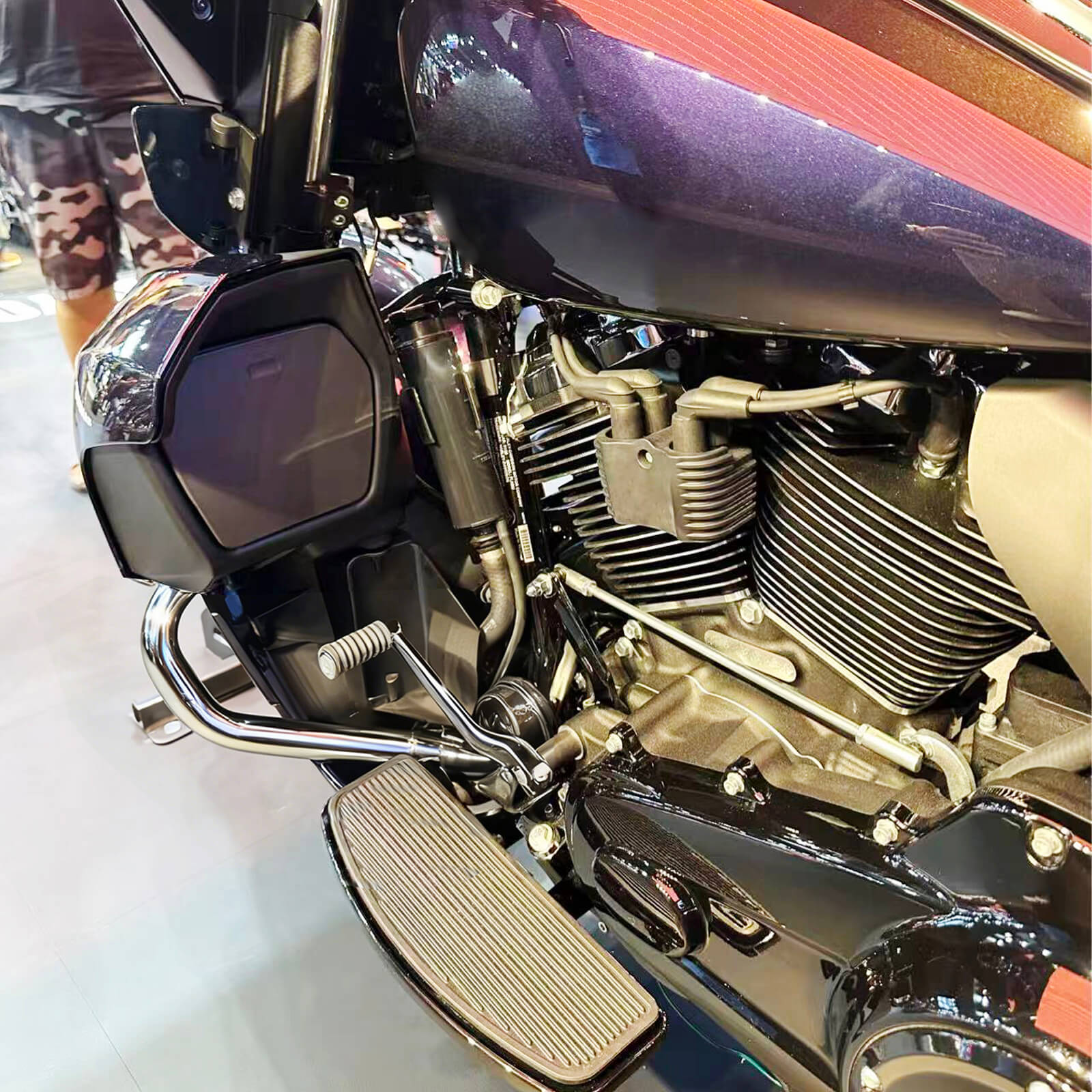 ZHFR0016 mactions Motorcycle Fairing Lowers w/ engine Engine Guard for Harley touring