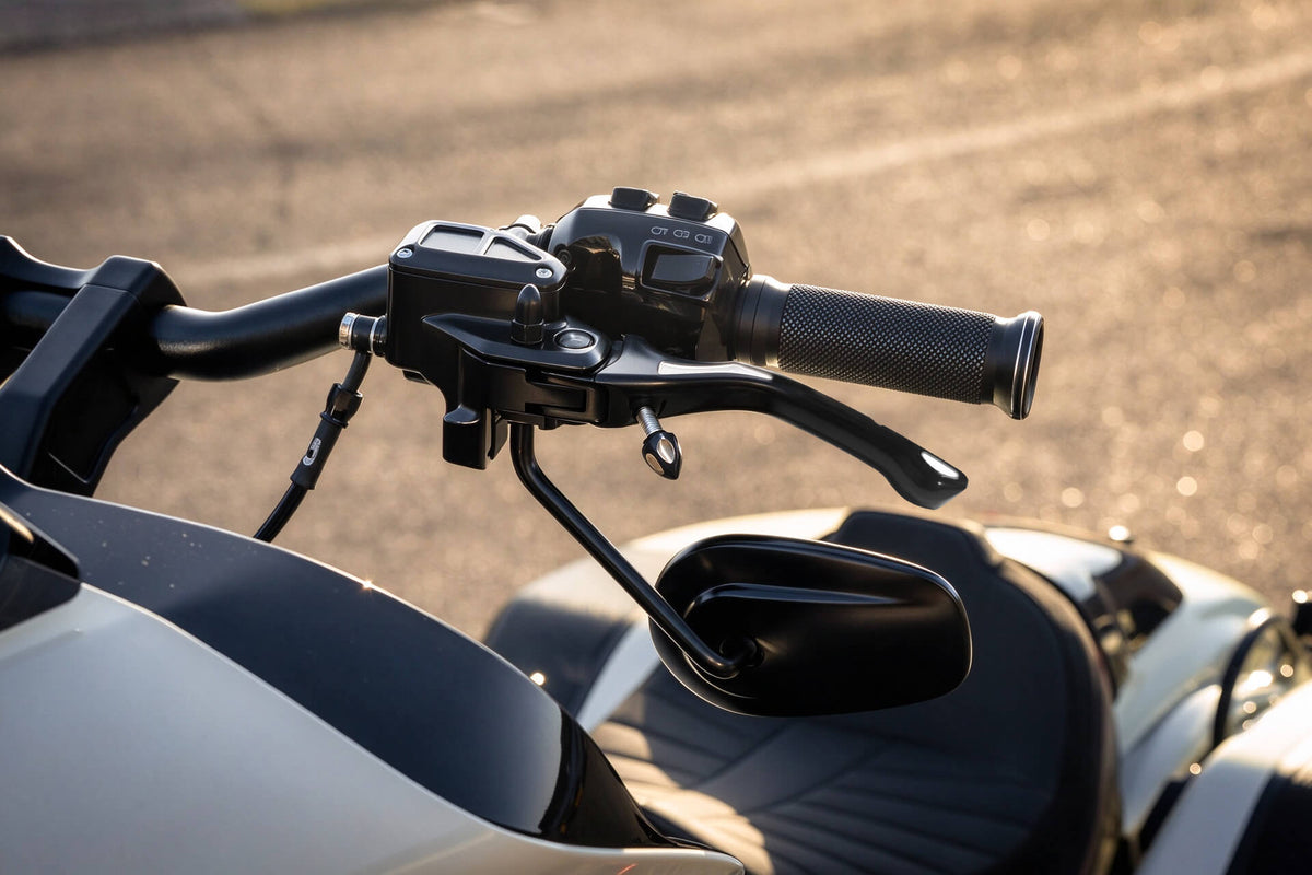 CNC Adjustable Hand Control Brake Clutch Levers for Harley Touring '23-'26 | Mactions