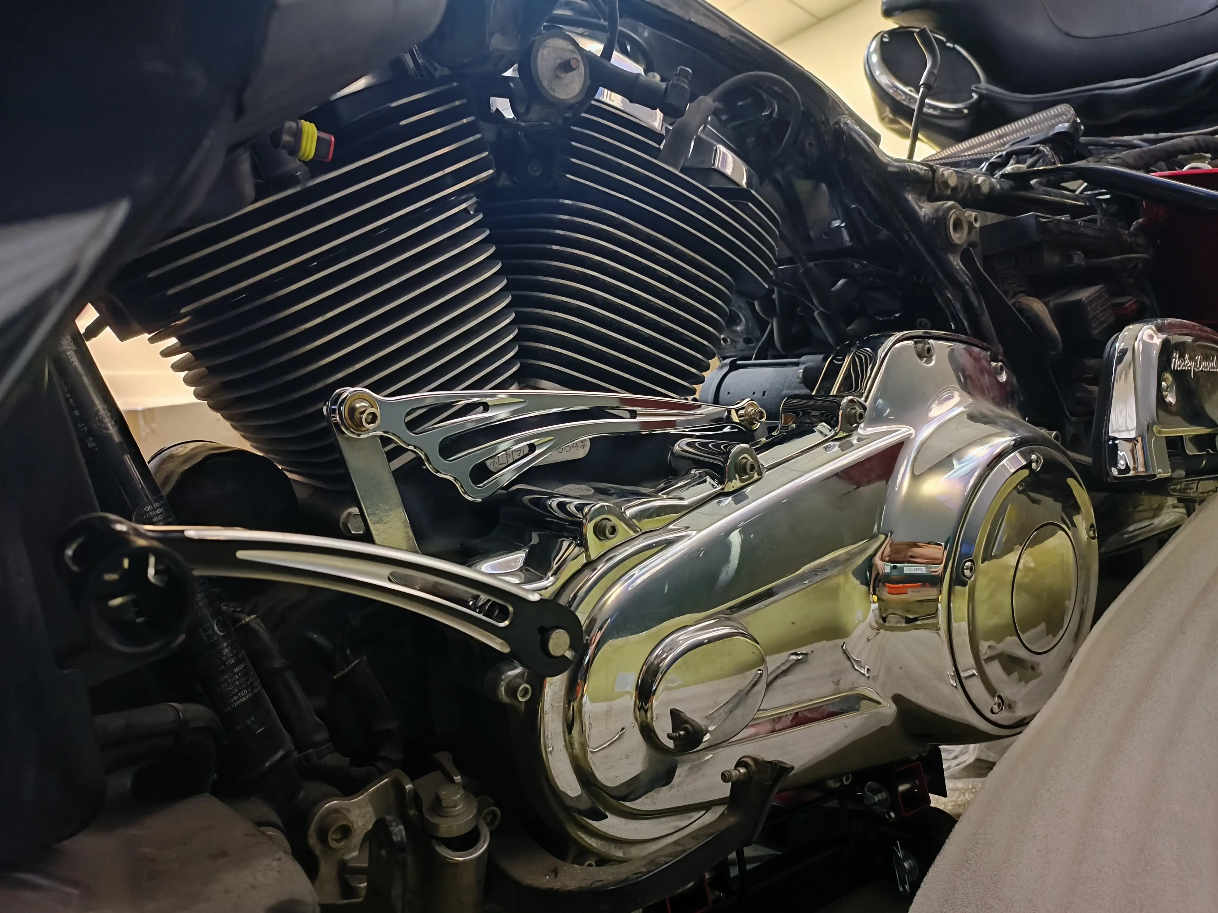 Gear Shift Linkage Aluminum Levers For Harley Touring Softail Fat Boy FLHC '86-'25 | Mactions